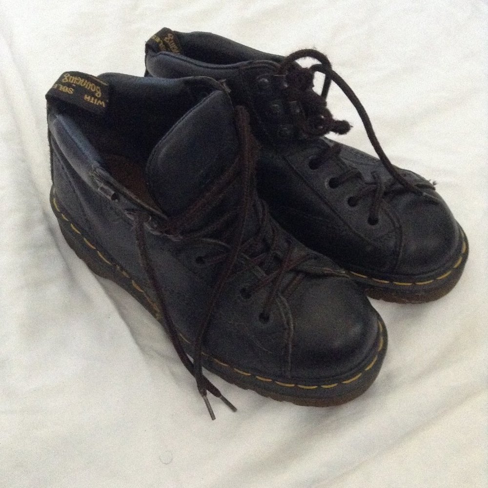VTG 90s leather Dr Martens!
